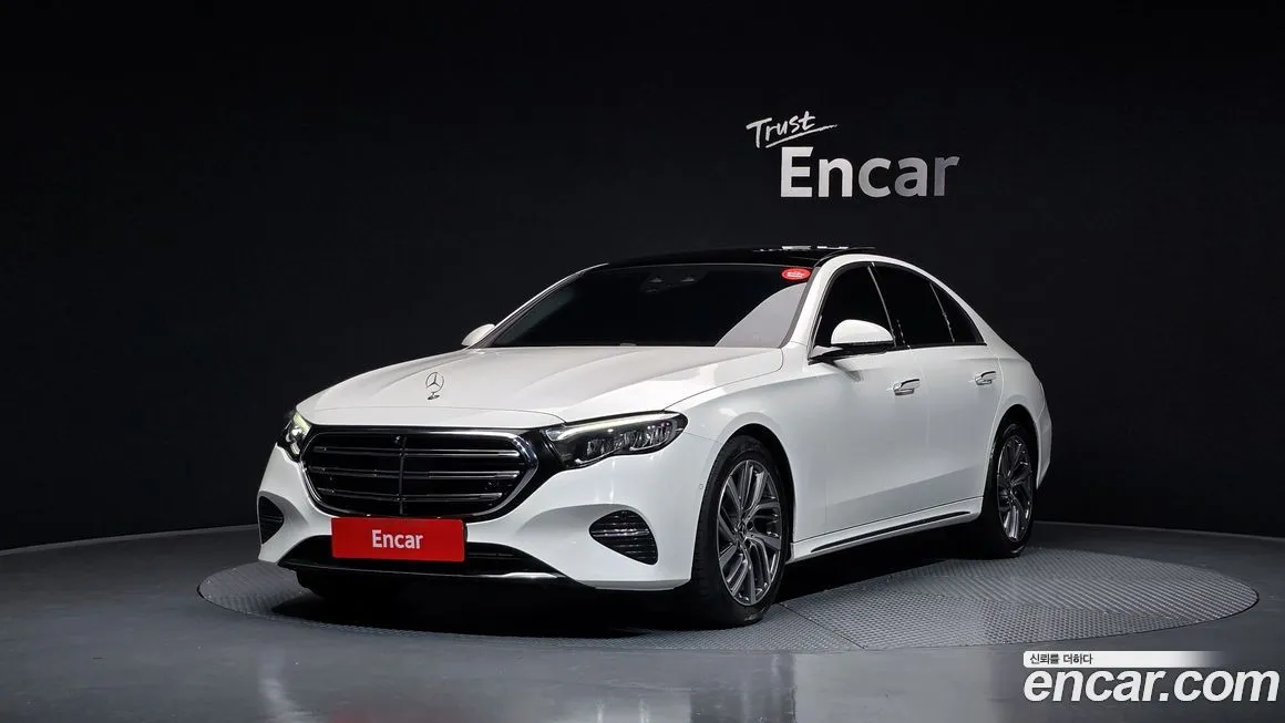 Mercedes-Benz E-Class — фото 1