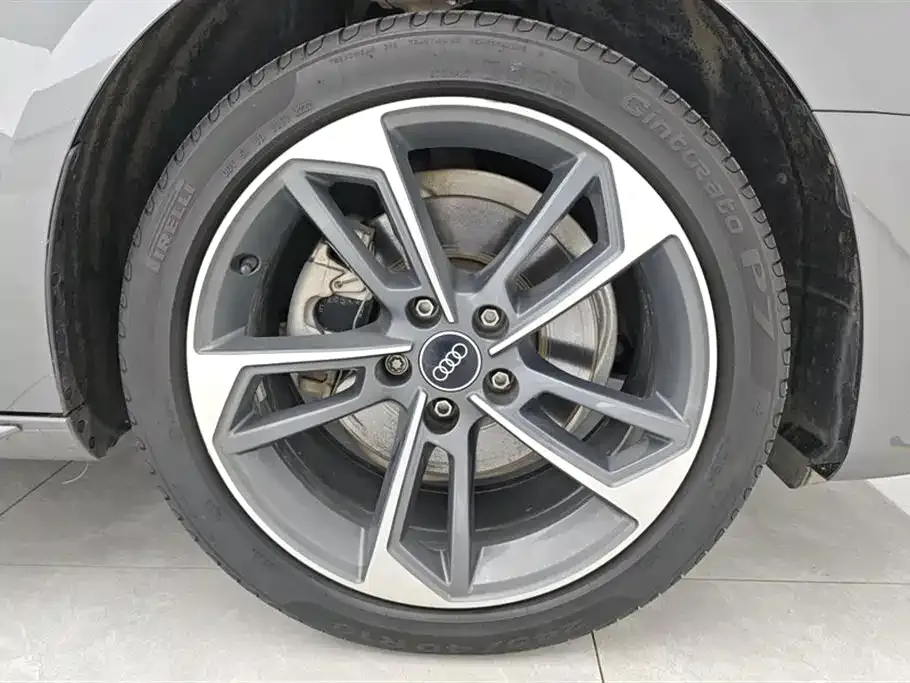 Audi A4L 2022 из CN, фото 6