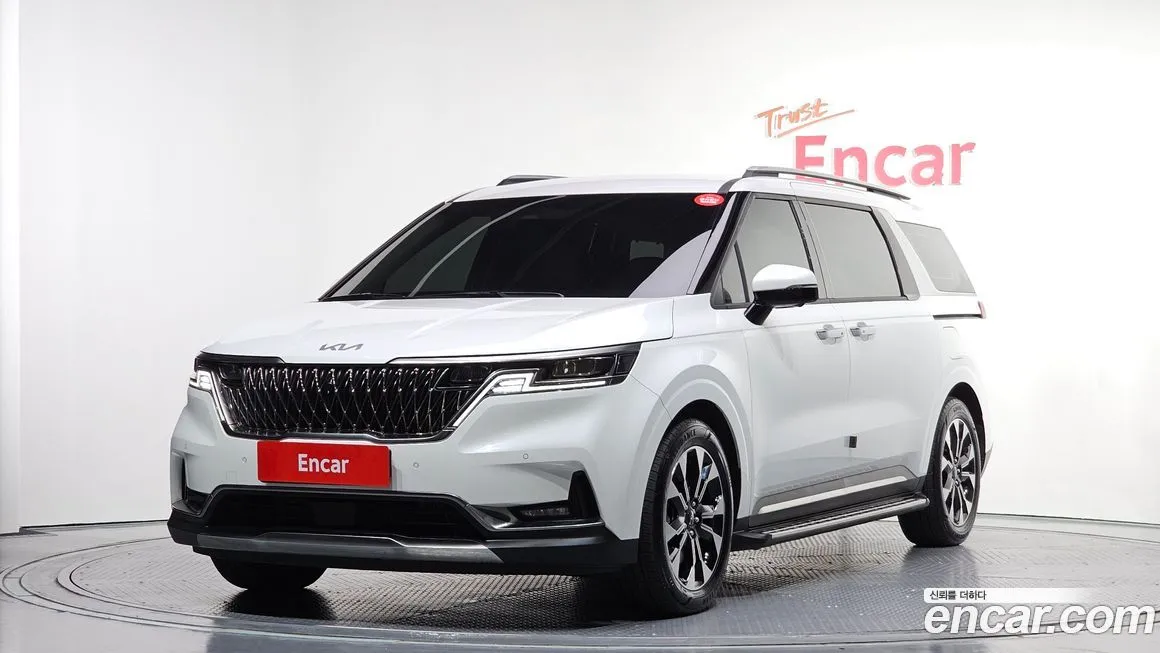 Kia Carnival — фото 1