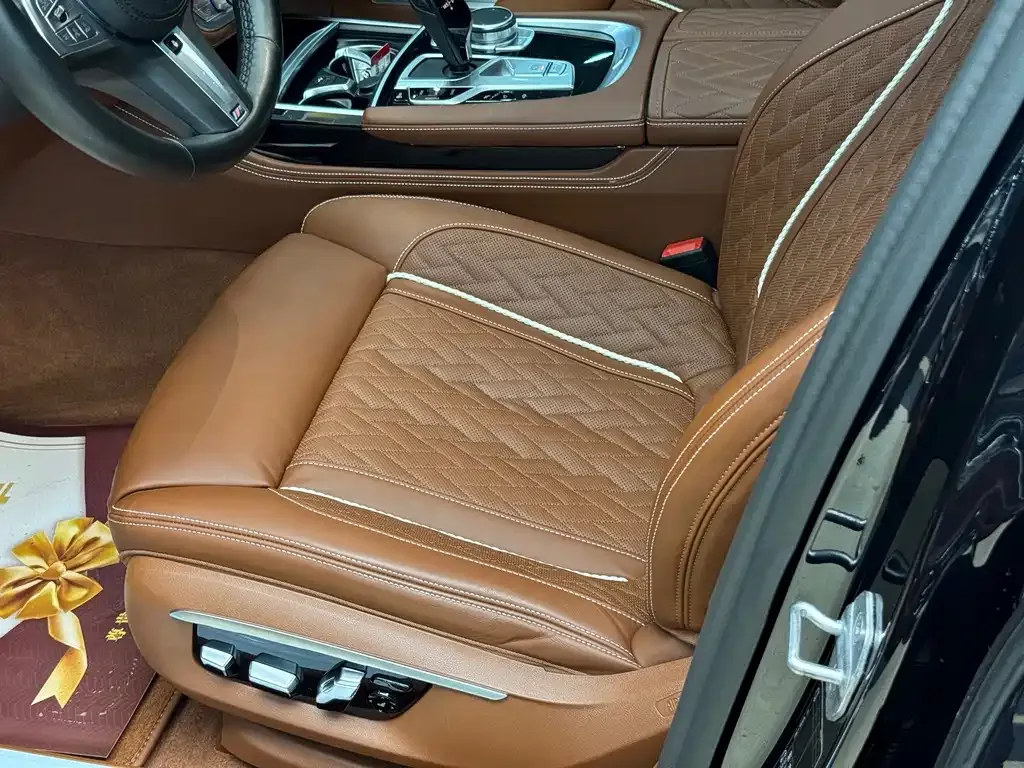 BMW 7 Series 2021 из CN, фото 6