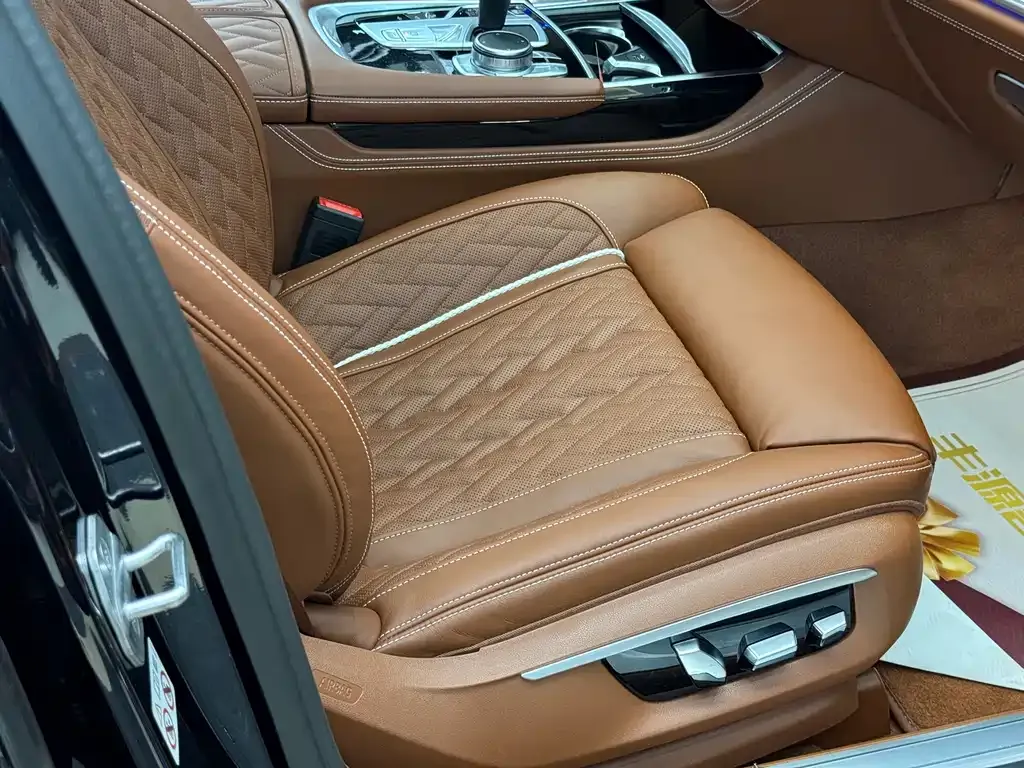 BMW 7 Series 2021 из CN, фото 8