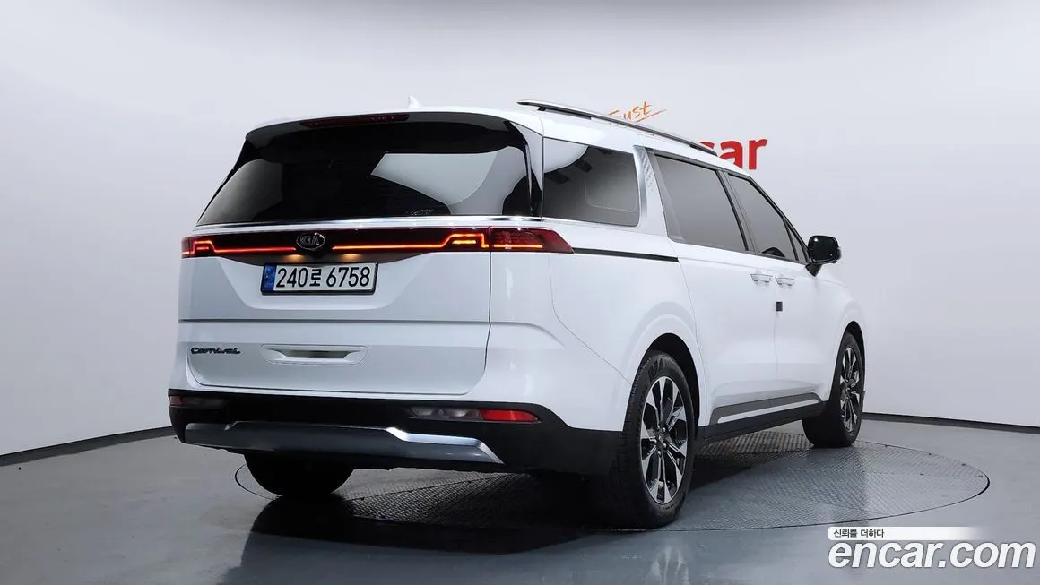 Kia Carnival 2021 из KR, фото 2