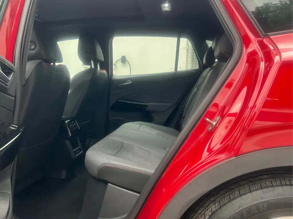 Volkswagen ID.4 X — фото 5