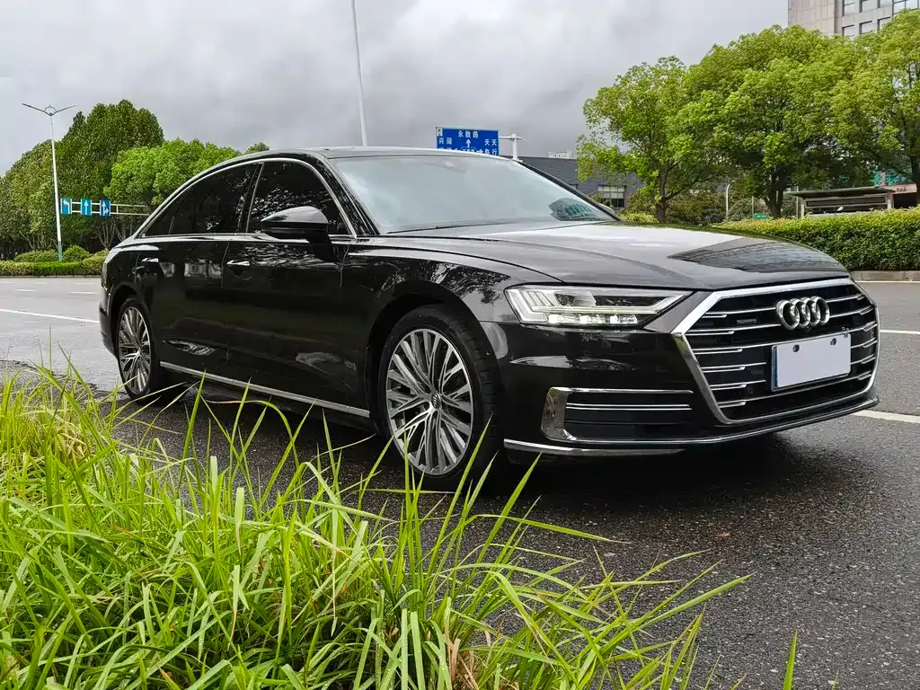 Audi A8 2022 из CN, фото 3