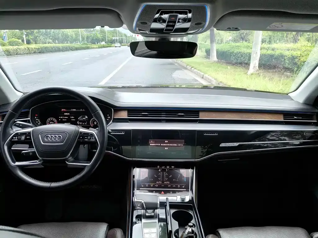 Audi A8 2022 из CN, фото 4