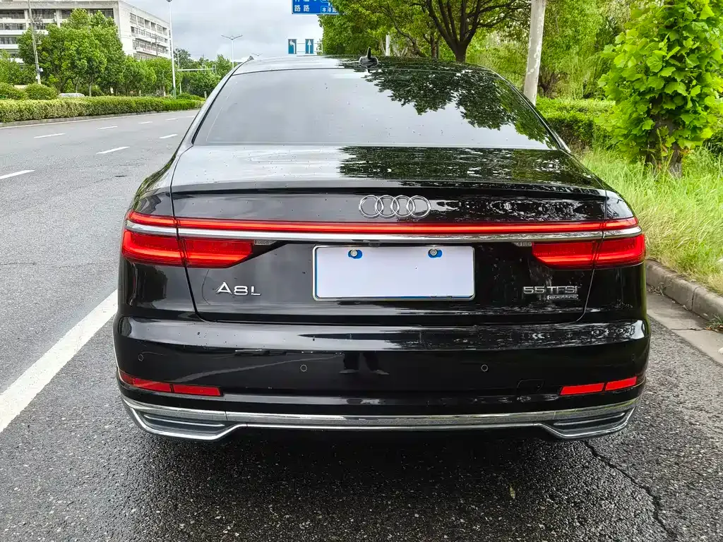 Audi A8 2022 из CN, фото 9