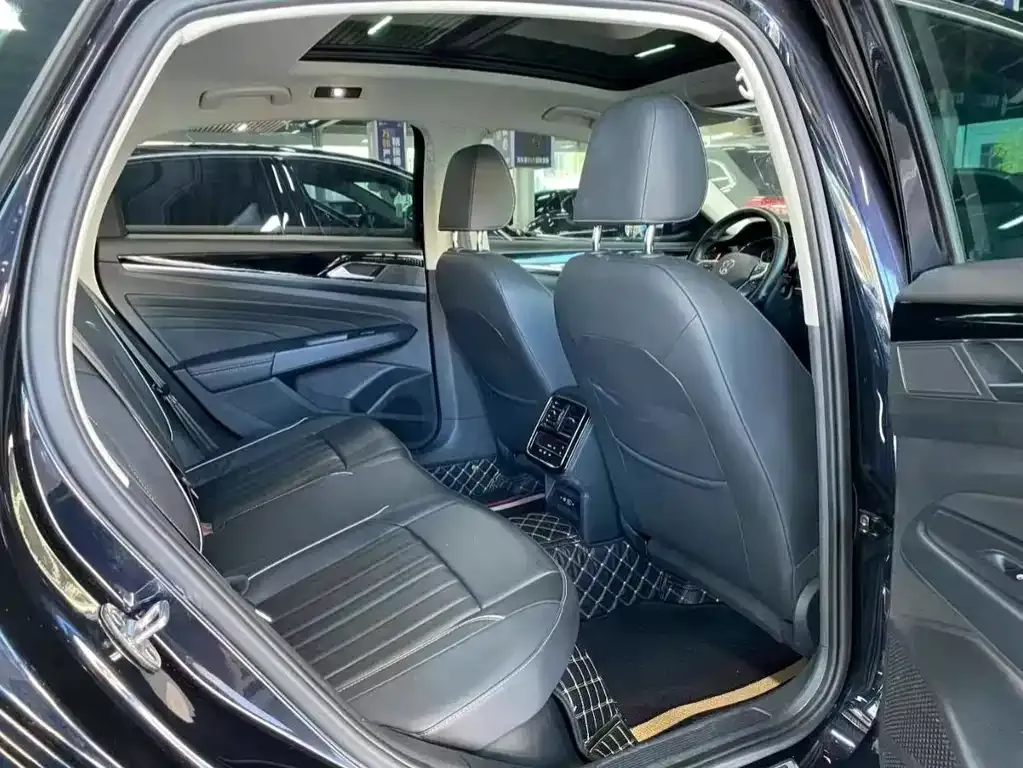 Volkswagen Passat 2022 из CN, фото 7
