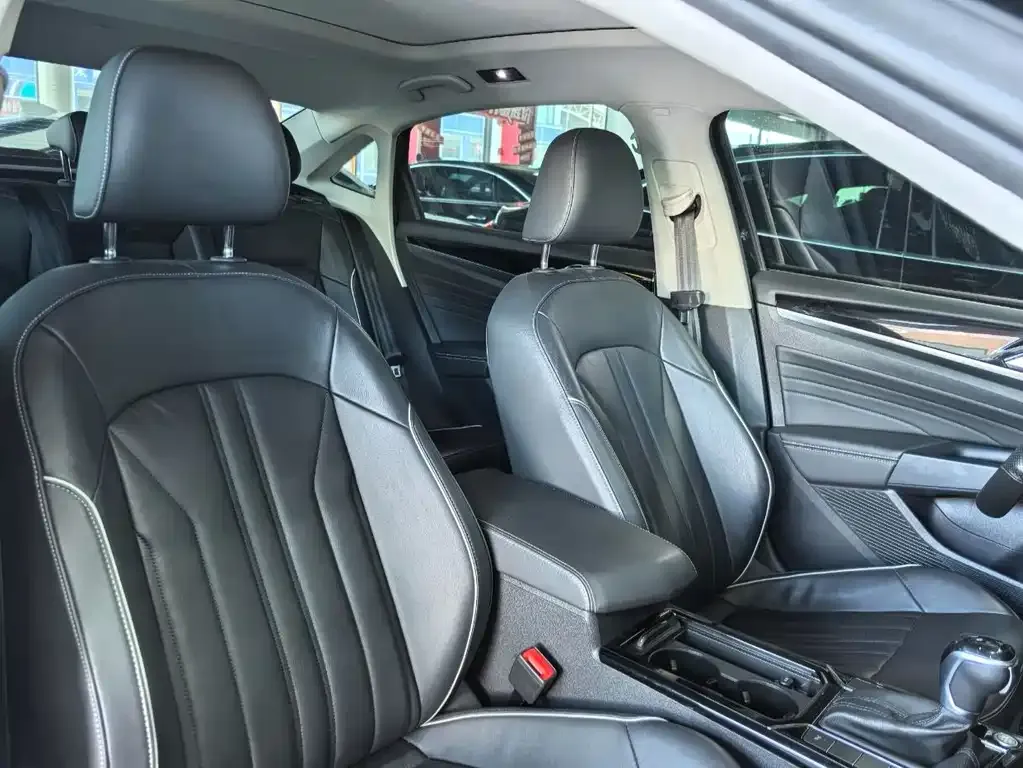 Volkswagen Passat 2022 из CN, фото 9