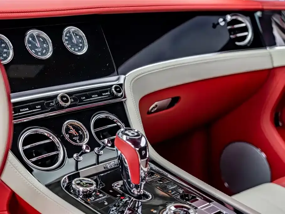 Bentley Continental 2023 из CN, фото 8