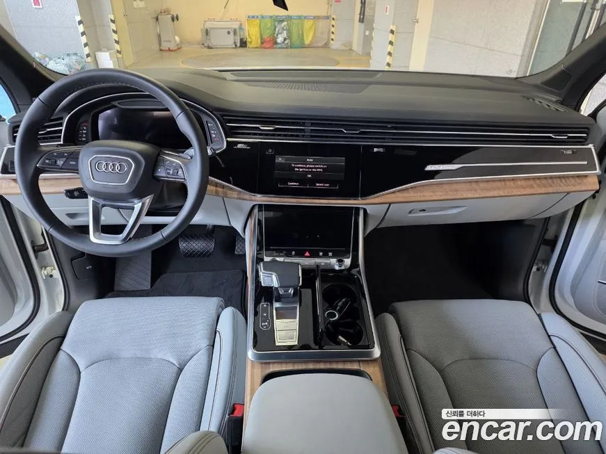 Audi Q7 2025 из KR, фото 4