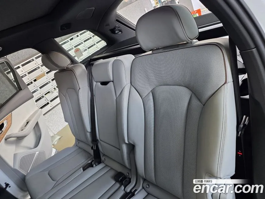 Audi Q7 2025 из KR, фото 6