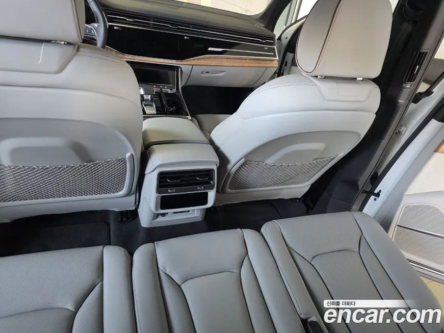 Audi Q7 2025 из KR, фото 7