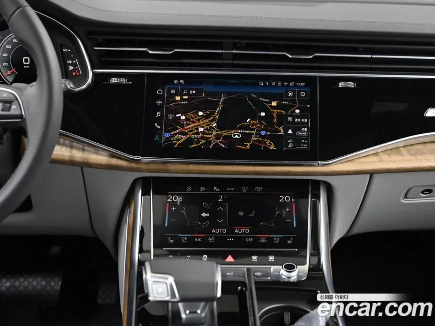 Audi Q7 2025 из KR, фото 9