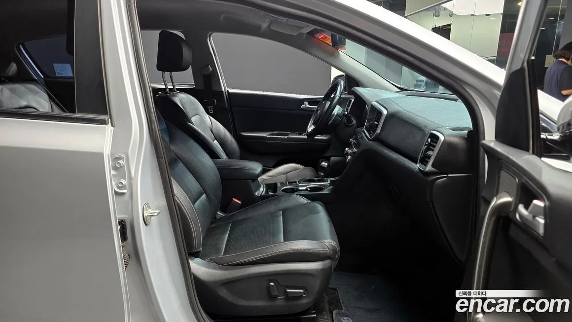 Kia Sportage — фото 10