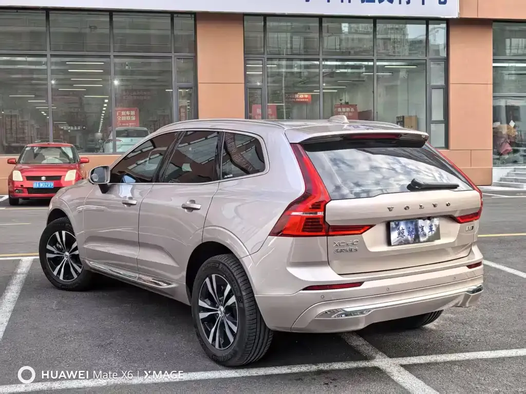 Volvo XC60 — фото 3