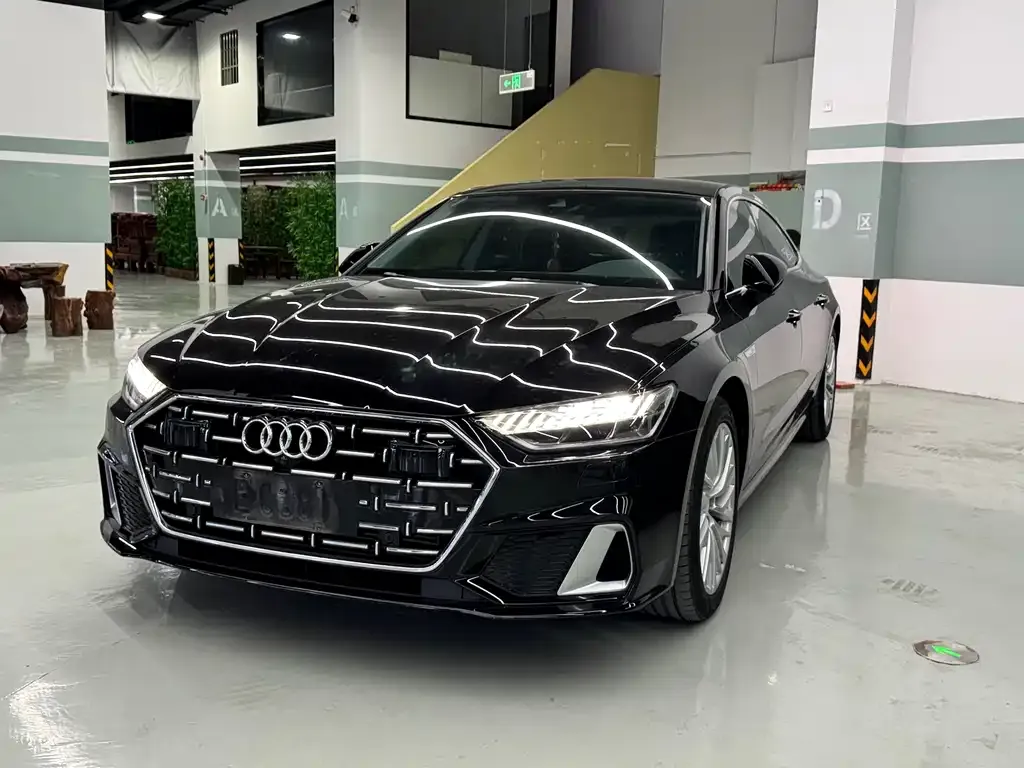 Audi A7L — фото 1