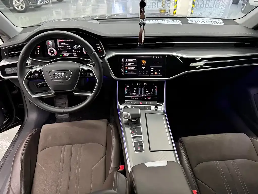 Audi A7L — фото 4
