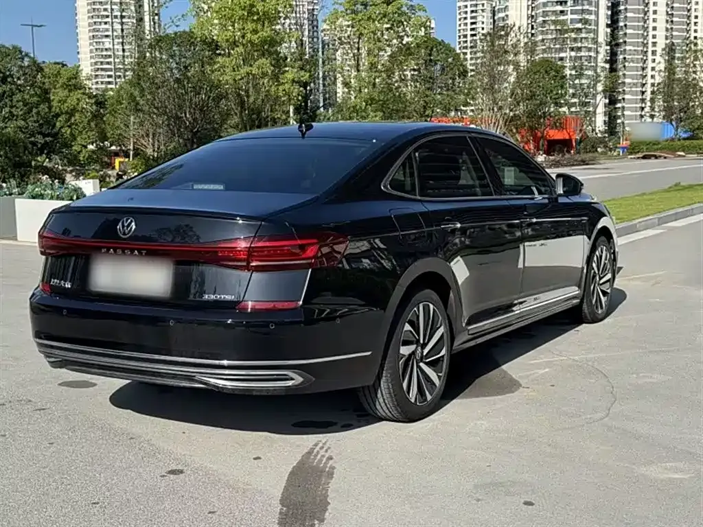 Volkswagen Passat — фото 10