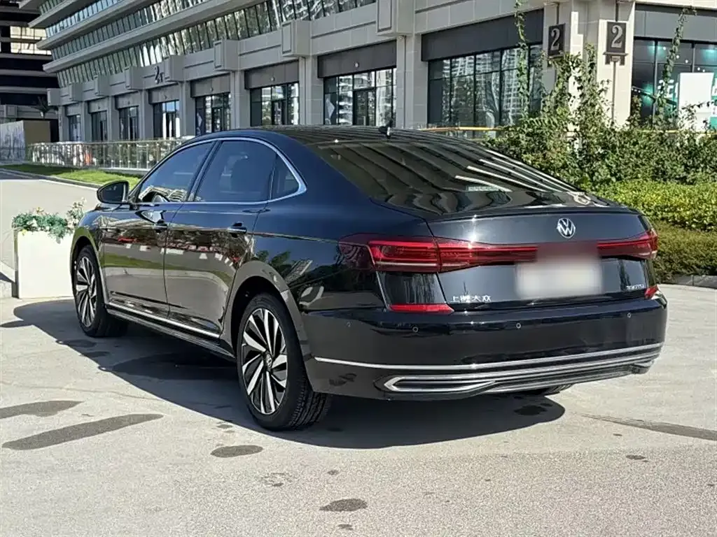 Volkswagen Passat — фото 8