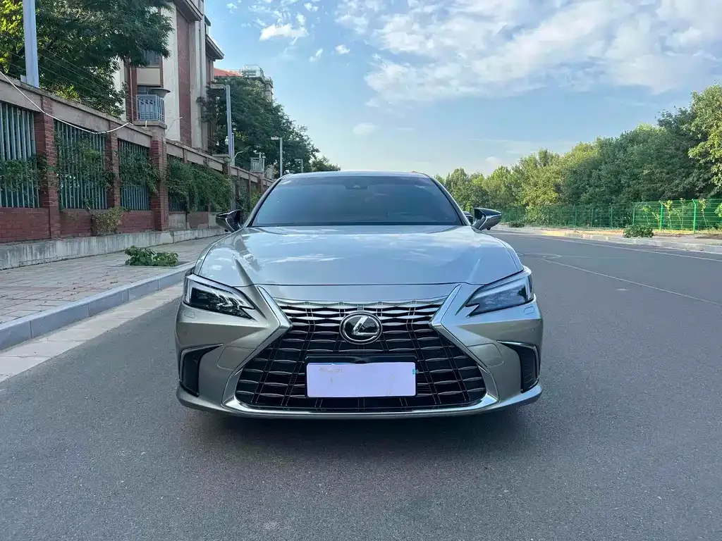 Lexus ES 2025 из CN, фото 3