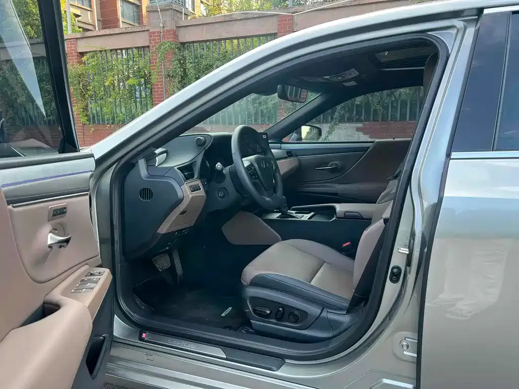 Lexus ES 2025 из CN, фото 7