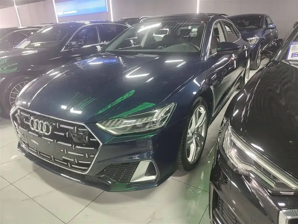 Audi A7L 2023 из CN, фото 1