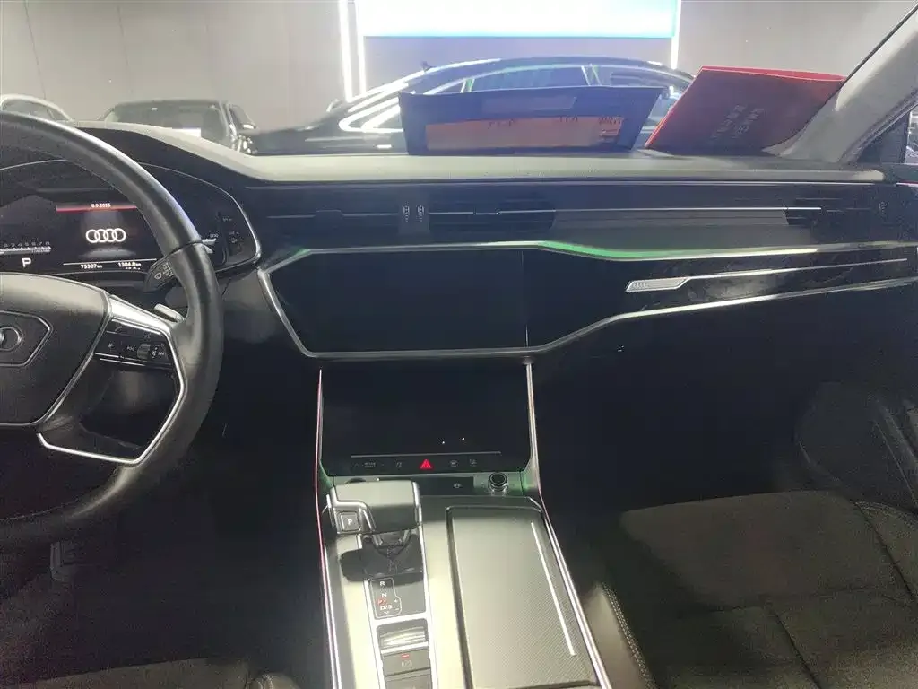 Audi A7L 2023 из CN, фото 8