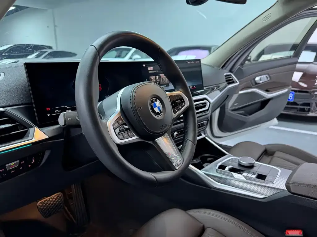BMW 3 Series 2024 из CN, фото 7