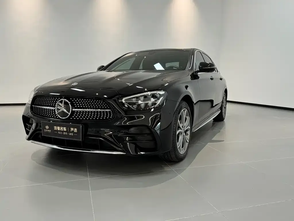 Mercedes-Benz E-Class — фото 1