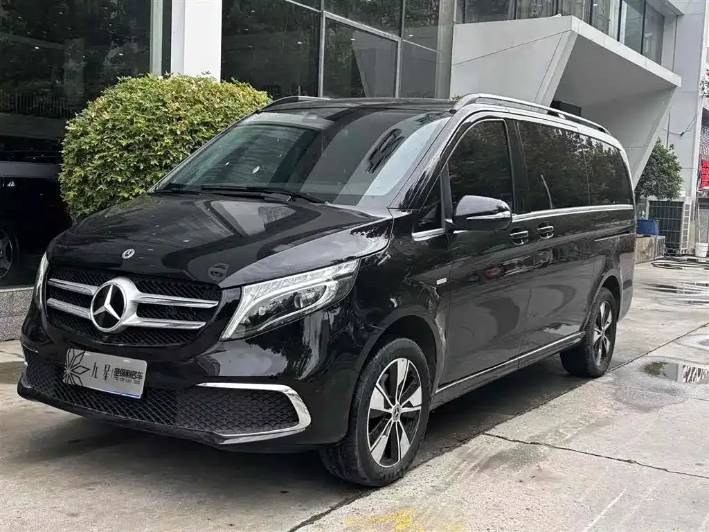 Mercedes-Benz V-Class — фото 1