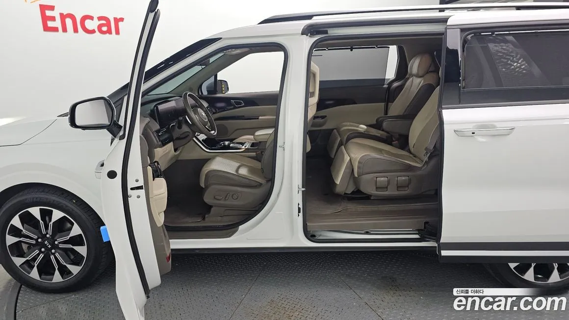 Kia Carnival — фото 10