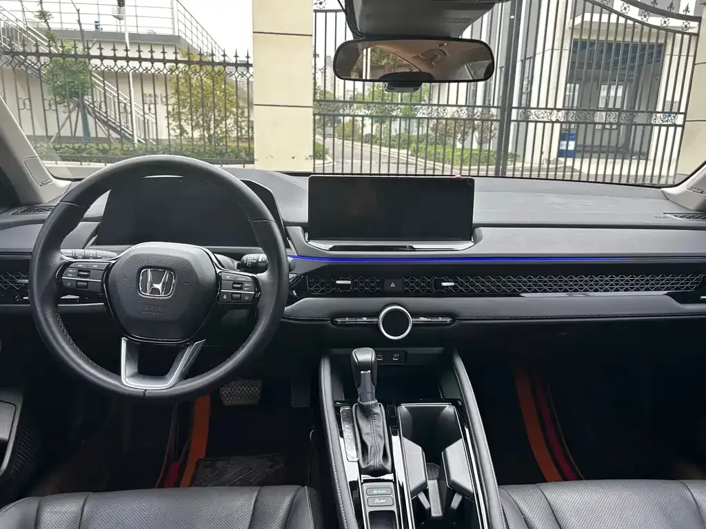 Honda Accord — фото 9