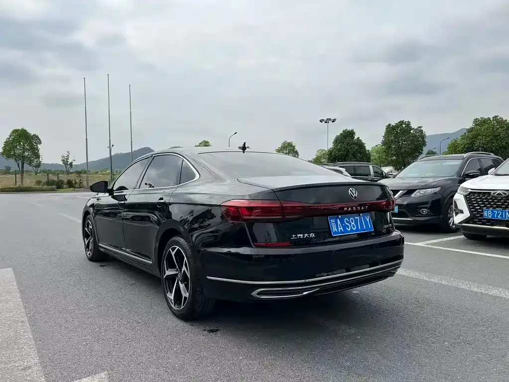 Volkswagen Passat — фото 5