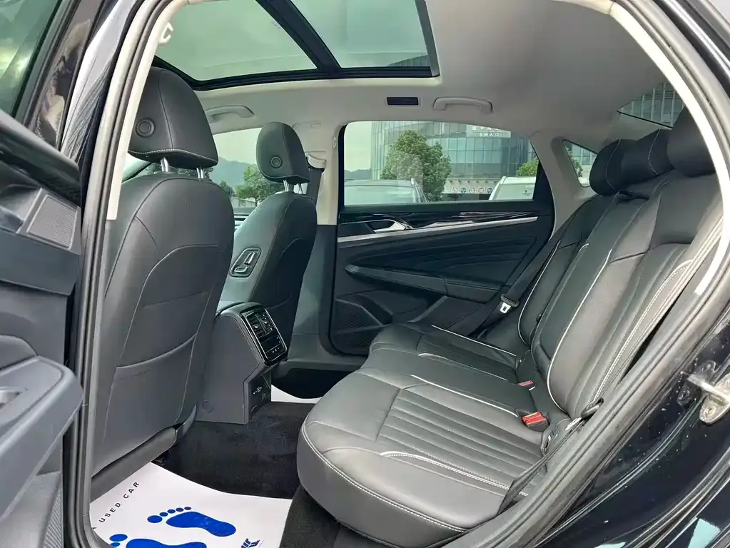 Volkswagen Passat — фото 8