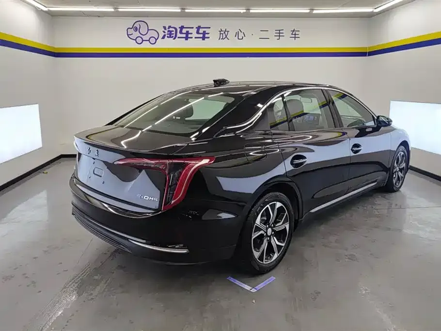 Hongqi E-QM5 — фото 3