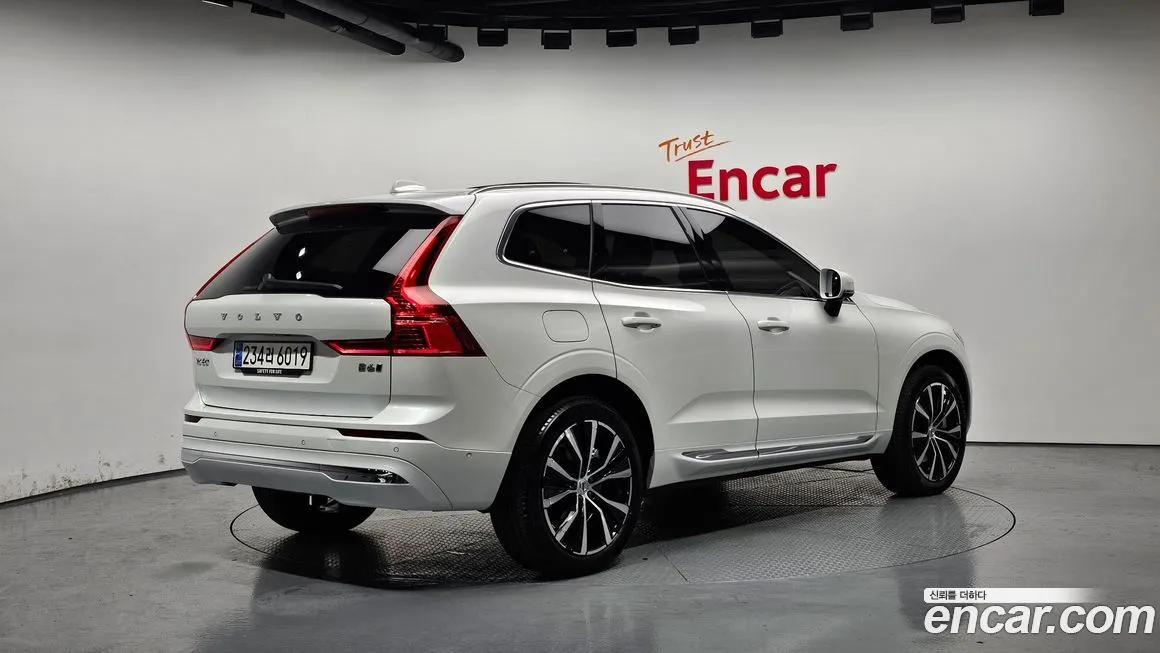 Volvo XC60 — фото 2