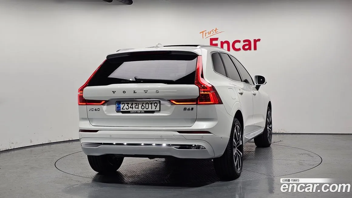 Volvo XC60 — фото 4