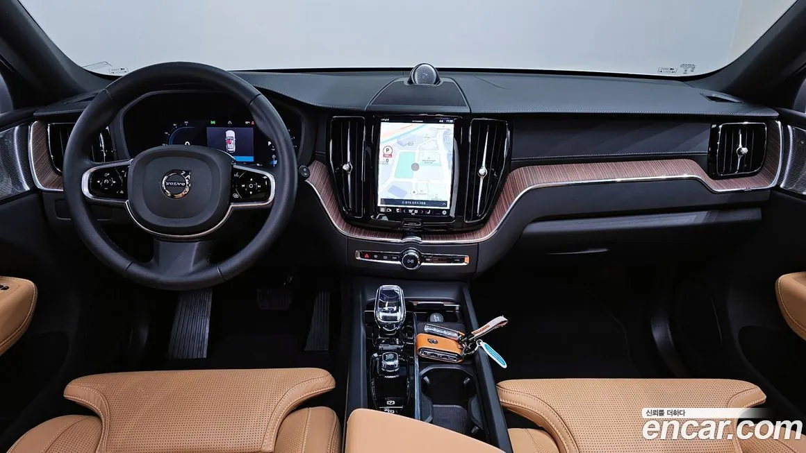 Volvo XC60 — фото 7