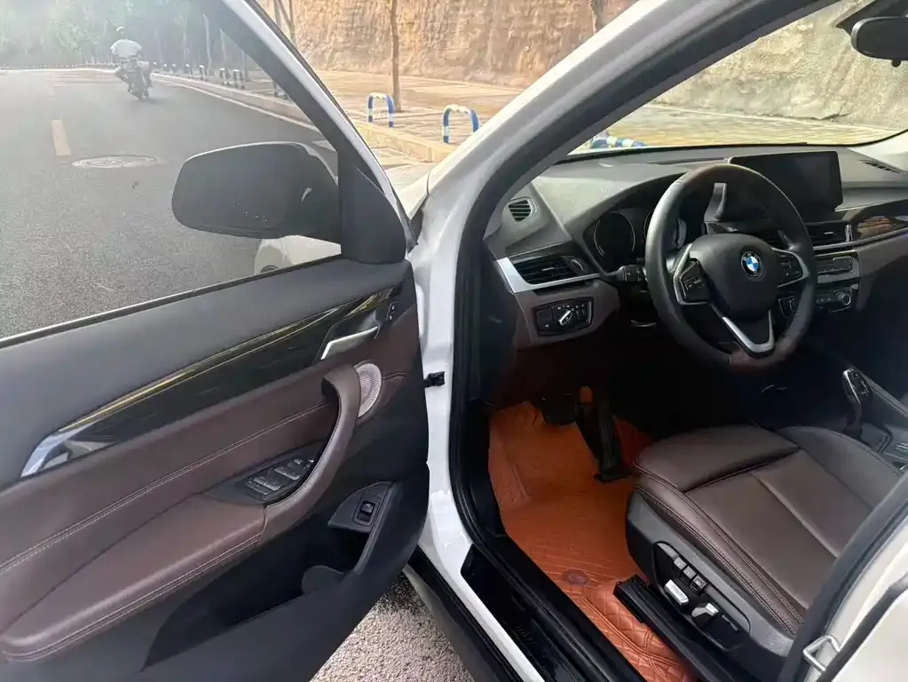 BMW X1 2021 из CN, фото 6