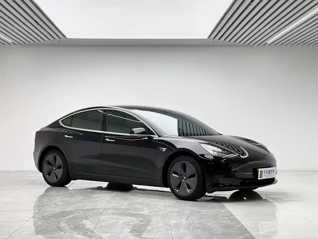 Tesla Model 3 — фото 3