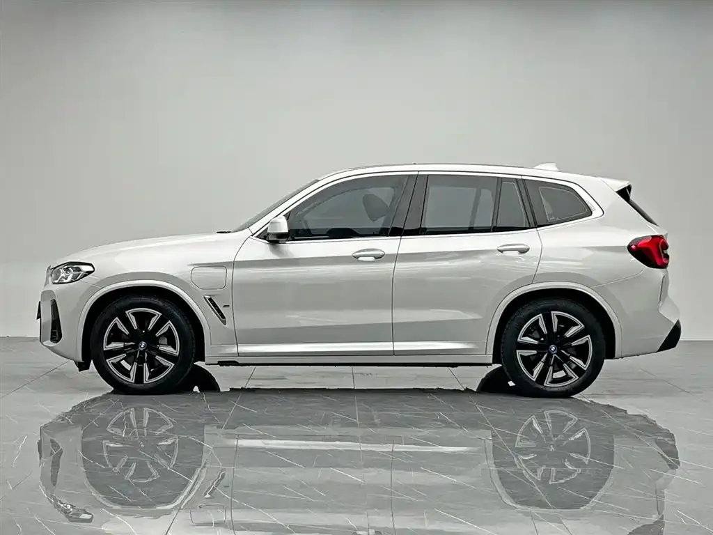BMW iX3 2024 из CN, фото 3