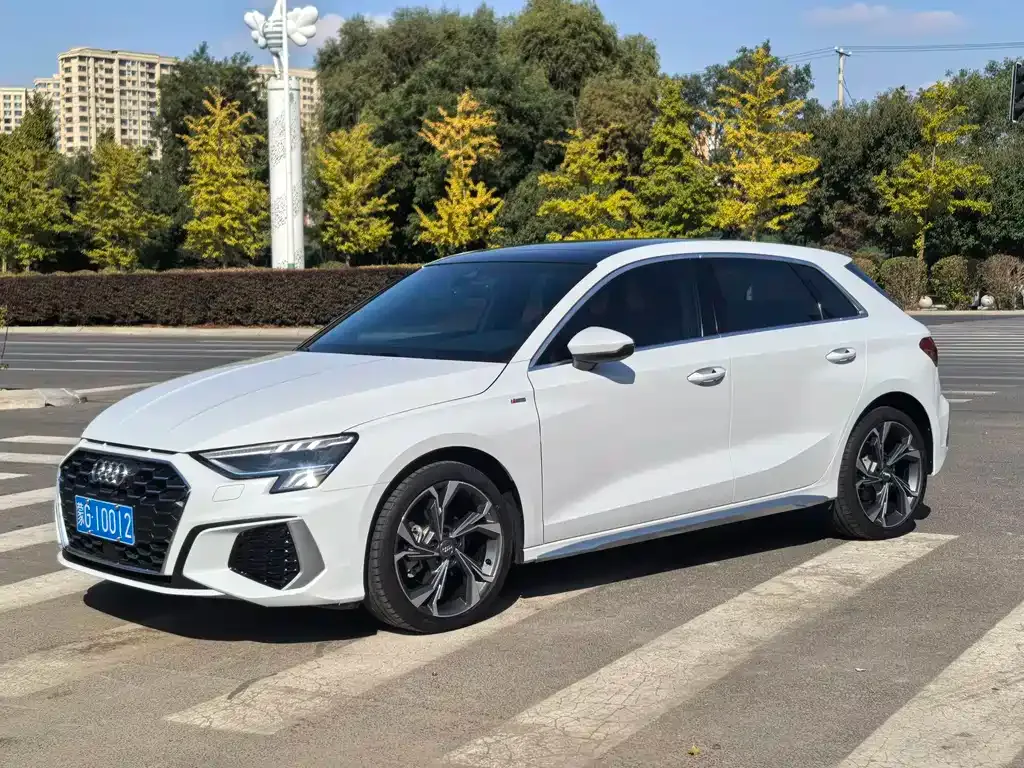 Audi A3 — фото 1