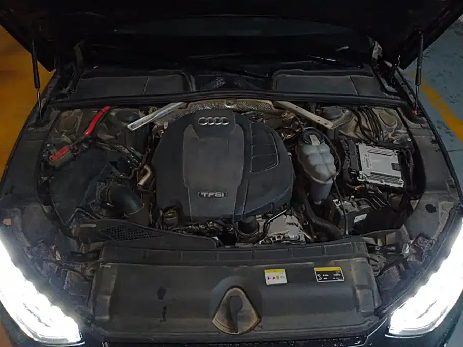 Audi A4L 2021 из CN, фото 10