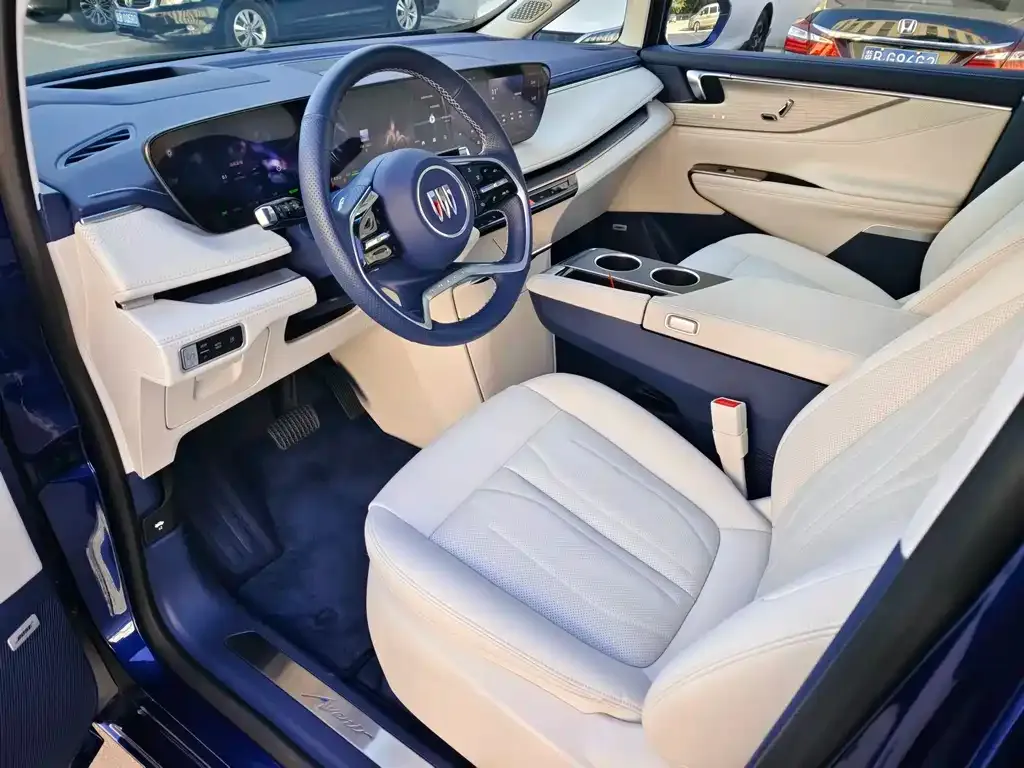 Buick GL8 Hybrid — фото 10