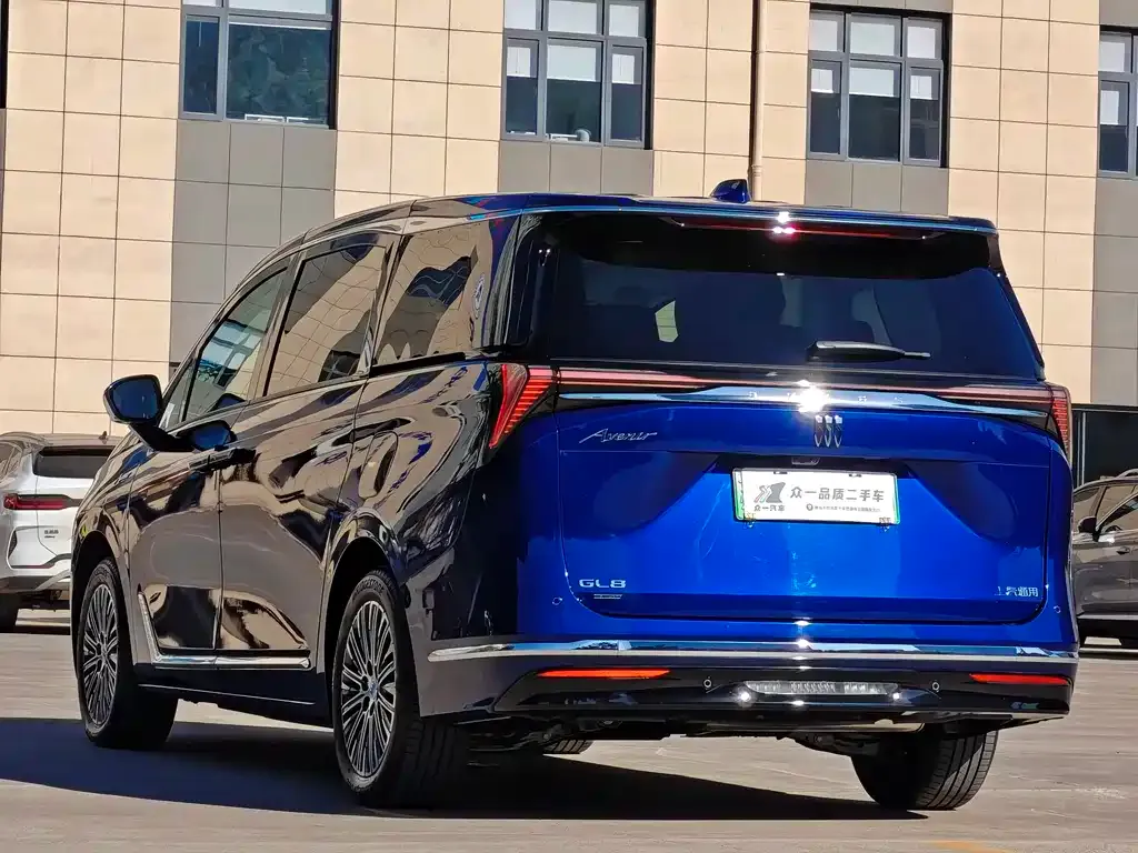Buick GL8 Hybrid — фото 5