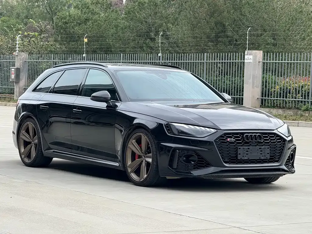 Audi RS 4 — фото 3