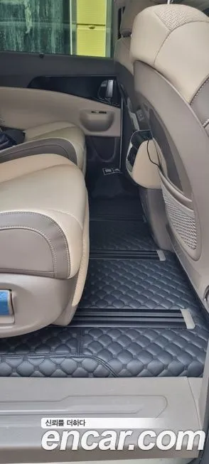 Kia Carnival — фото 10