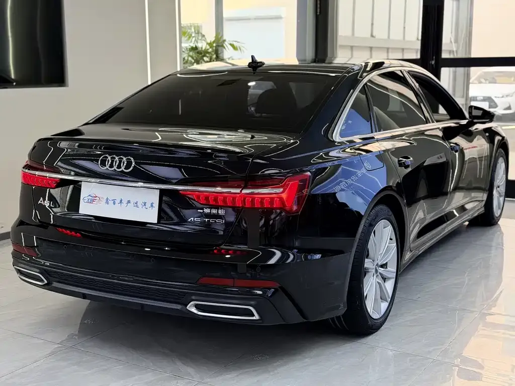 Audi A6L — фото 10