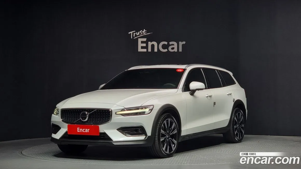 Volvo V60 — фото 1