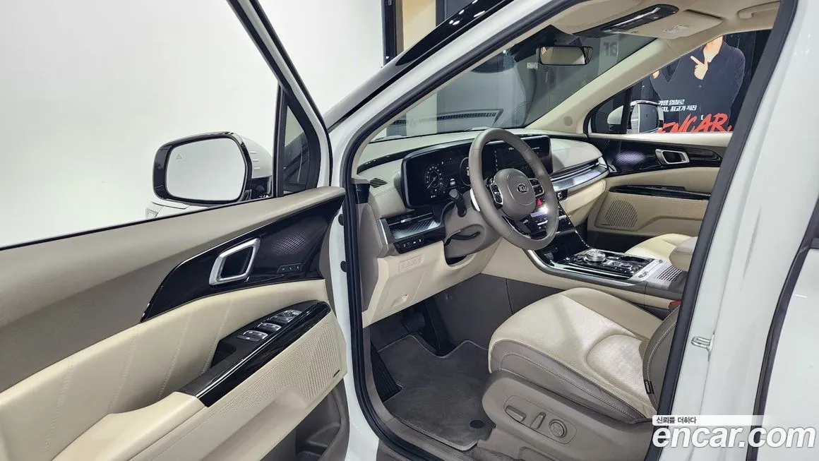 Kia Carnival — фото 10